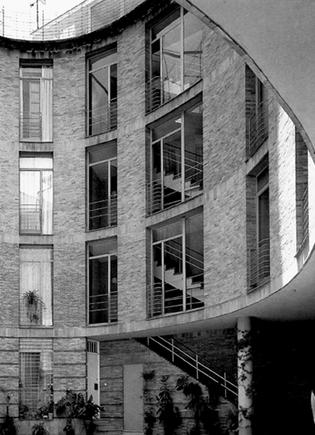 Cruz & Ortiz, Hofhaus, Sevilla, 1976