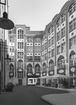 Hofvergleich: Hacke‘sche Höfe, Berlin: Endell‘scher Hof: 15x30 Meter